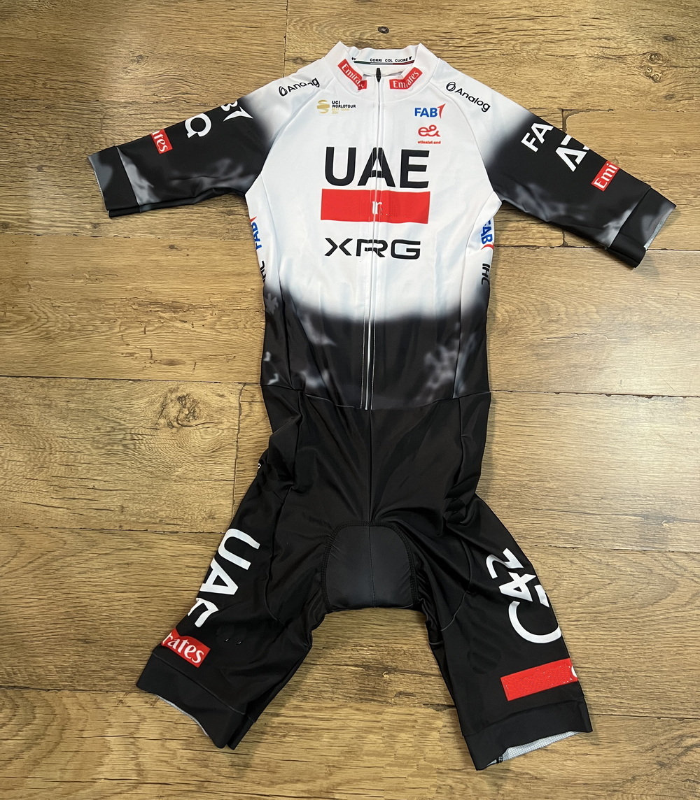 ชุดแข่งจักรยาน LASER CUT Skins - Cycling Gear Brands บทวิจารณ์และราคา